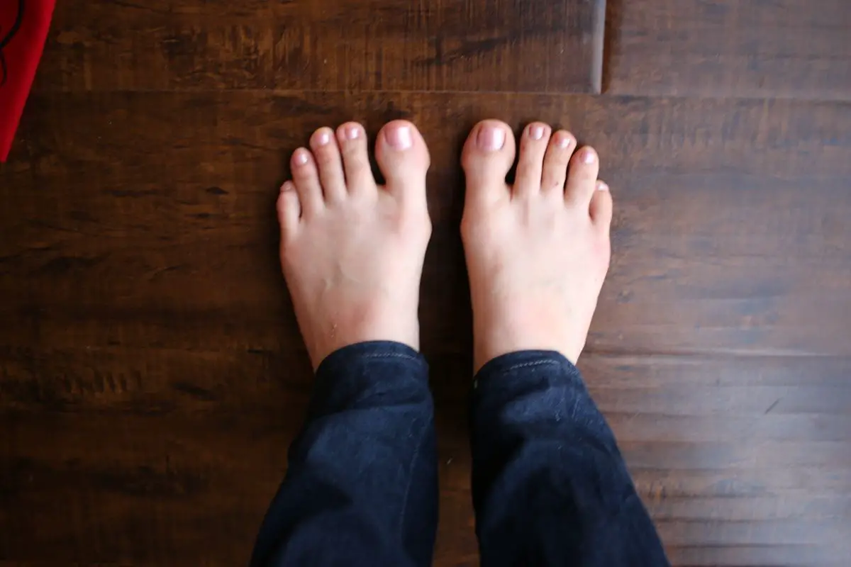 How to Know If You Have Wide Feet? Easy Tricks To Learn in Minutes